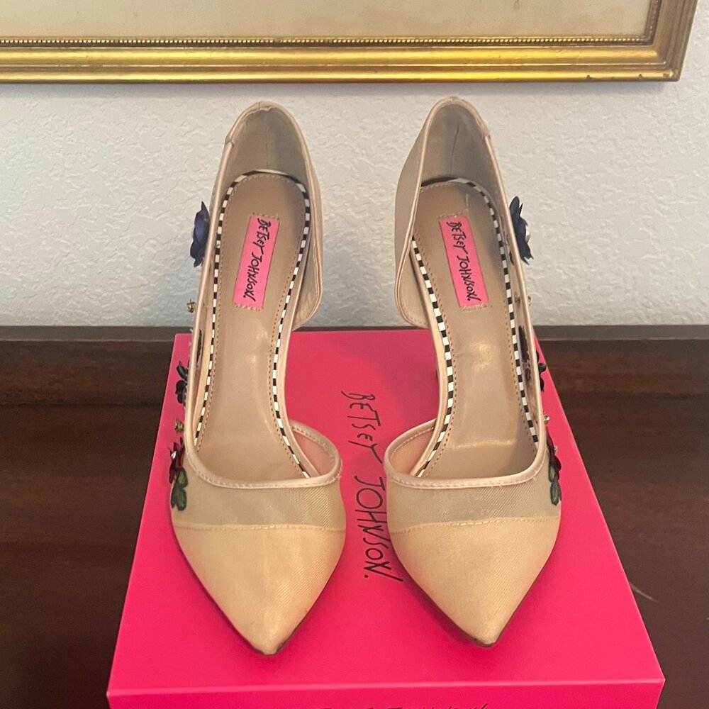 Betsy Johnson - image 1